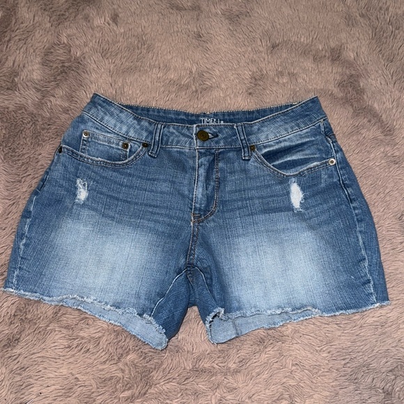 Time and Tru Pants - Time and Tru denim cutoff shorts women’s blue jean distressed shorts 8 short